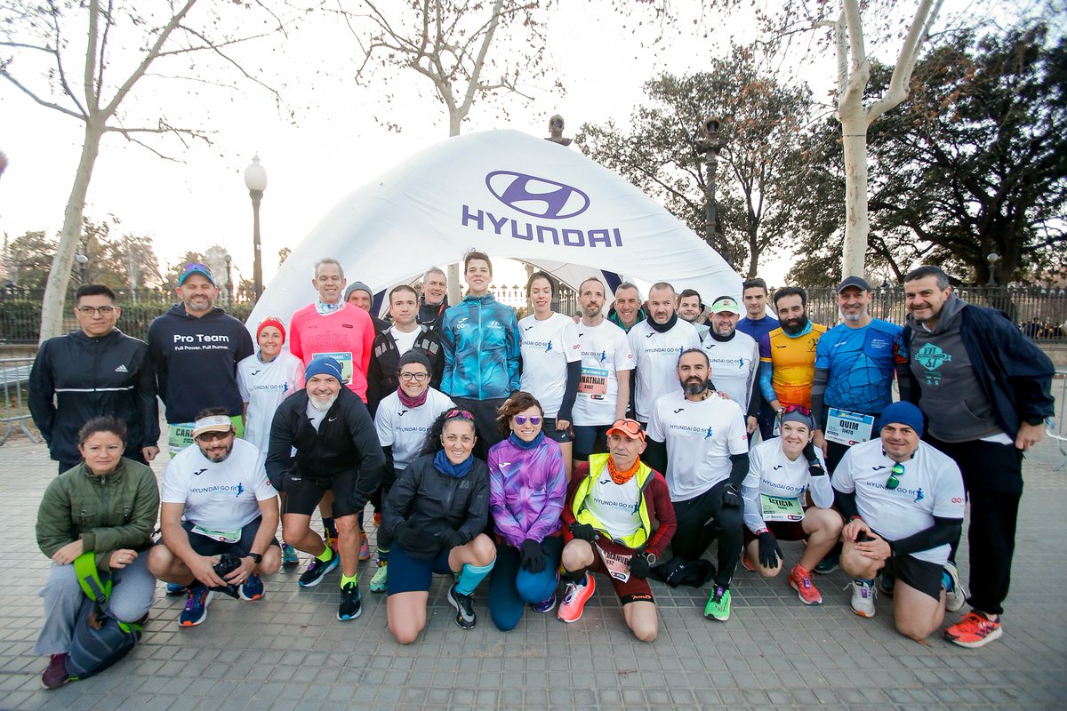 HyundaiEsp's tweet photo. 💨🏃‍♂️ El Equipo Hyundai GO fit runners se enfrenta al reto del Medio Maratón Barcelona 2025 este 16 de febrero. 👉 Inscríbete si tienes dorsal: https://t.co/XipZBhrOnm

#Runtoprogress @mitjabarcelona https://t.co/VSIe1GfEQY