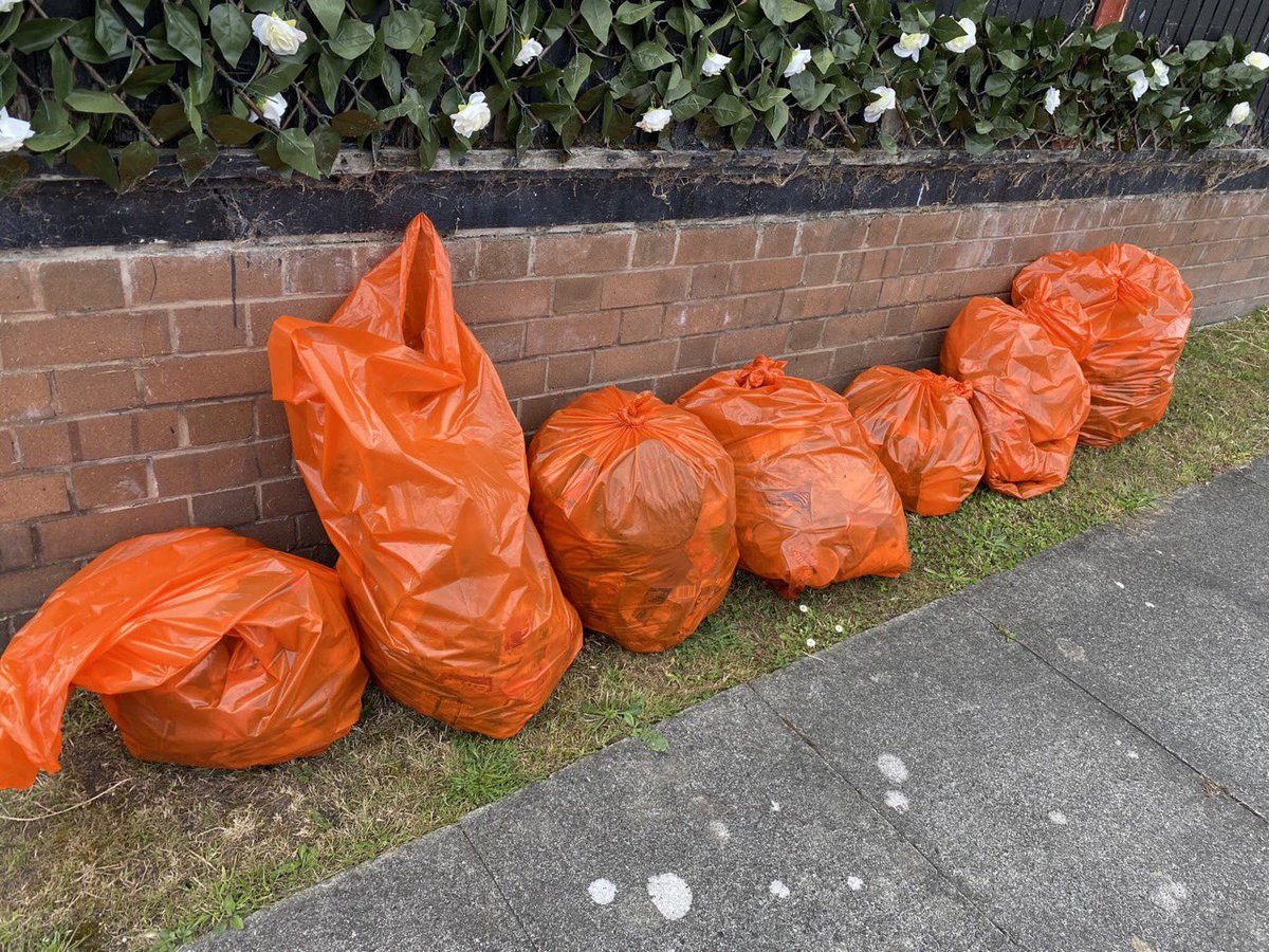 Help <a href="/TURTS5/">Ant Turton</a> Keep Mancot Tidy

I will be on a Litter pick this Saturday morning, if anyone wants to get involved I’ll be at the old library 0930 with bags and pickers . 

I will be concentrating on the bottom of Mancot Lane at the Pentre end , any more problem areas shout out .