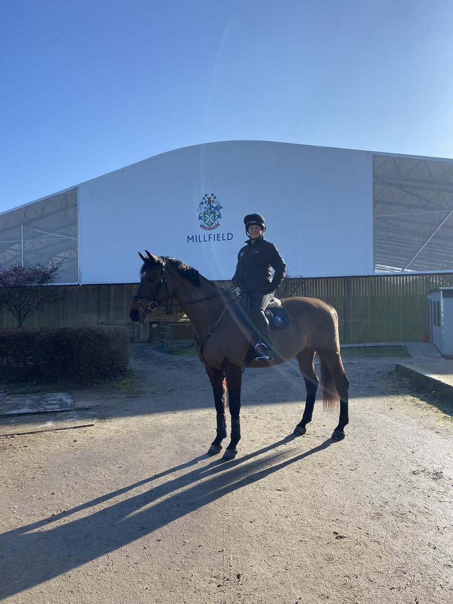 Our director of sport, Rena had her riding assessment lesson in the sun today ☀️<a href="/MillfieldSport/">MillfieldSport</a>