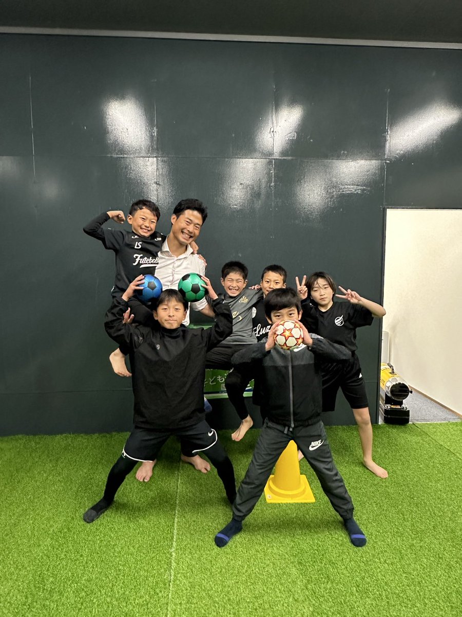 technopolymer_x's tweet photo. 今日は弊社が協賛しているCOCOSTUDIOさんでリズム体操やライントレーニングなどを小学生のみんなに混じって体験してきました

普段とは違う刺激を受け明日からの仕事も頑張れそうです(笑)

一緒にやってくれたみんなありがとう!!

#テクノポリマー
#COCOSTUDIO
#子どもの身体と脳を鍛える https://t.co/8HDdOLVtro