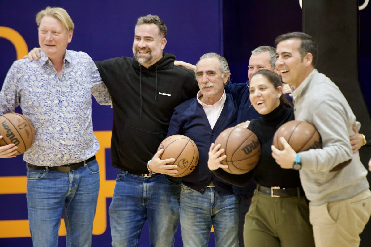 TheEmbassy tweet media