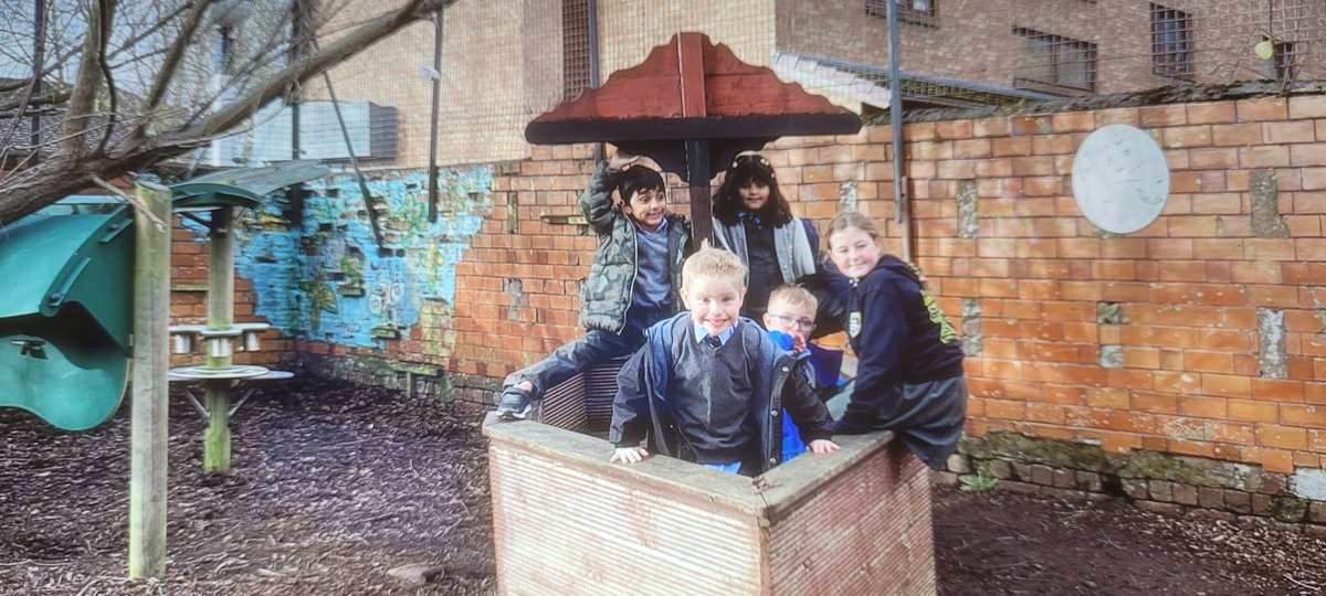 On Global Play Day our P7 pupils created games for our younger pupils and helped them to have lots of fun.