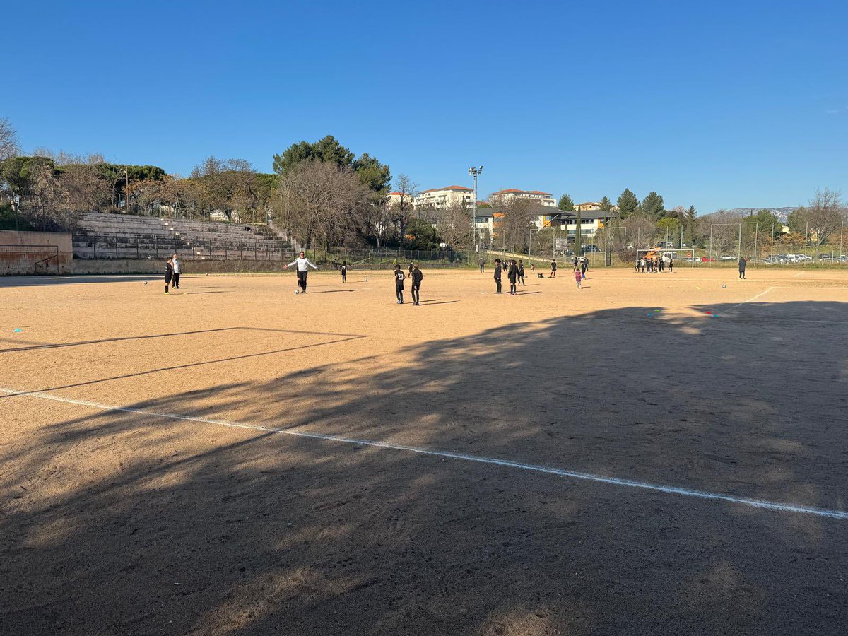 Le stade de la Rose (13013) va être rénové.

Aux côtés de <a href="/samibenfers/">Sami BENFERS</a> et au nom du Maire <a href="/BenoitPayan/">Benoît Payan</a>, nous avons présenté ce projet tant attendu.
Début des travaux : Automne 2025.

Objectif : Modernisation des infrastructures, meilleur accueil des sportives et sportifs.