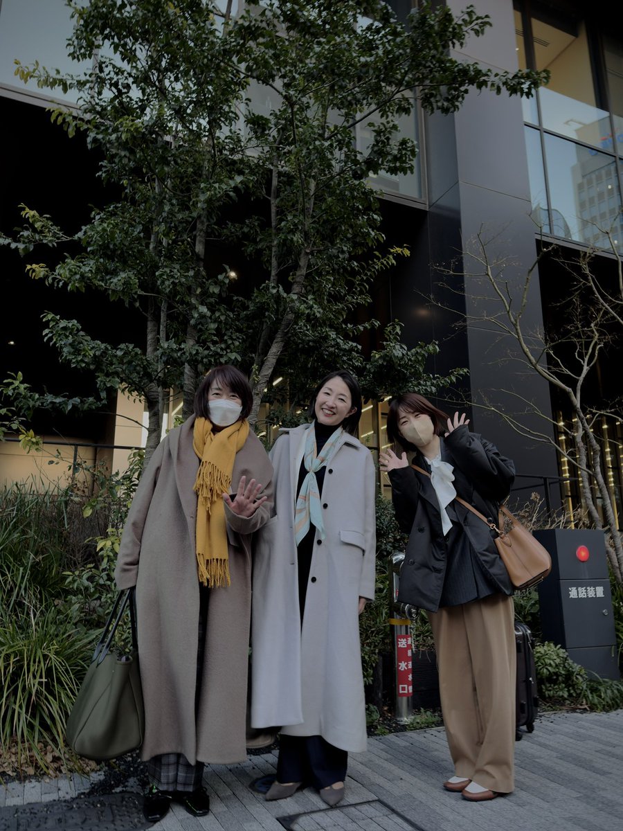RisaHisano's tweet photo. 某企業様での2日間にわたる内定者向けビジネス身だしなみ研修が終了しましたー!
入社後のビスカジに悩まないよう、とことん詳しく解説しました。
企画ご担当者様に「次は社員向けも」と言って頂けて本当に嬉しかった!
アシスタントの #FPSS 卒業生の皆さん、さすがの安定感で助かりました💕 https://t.co/ysFR2aEIYM
