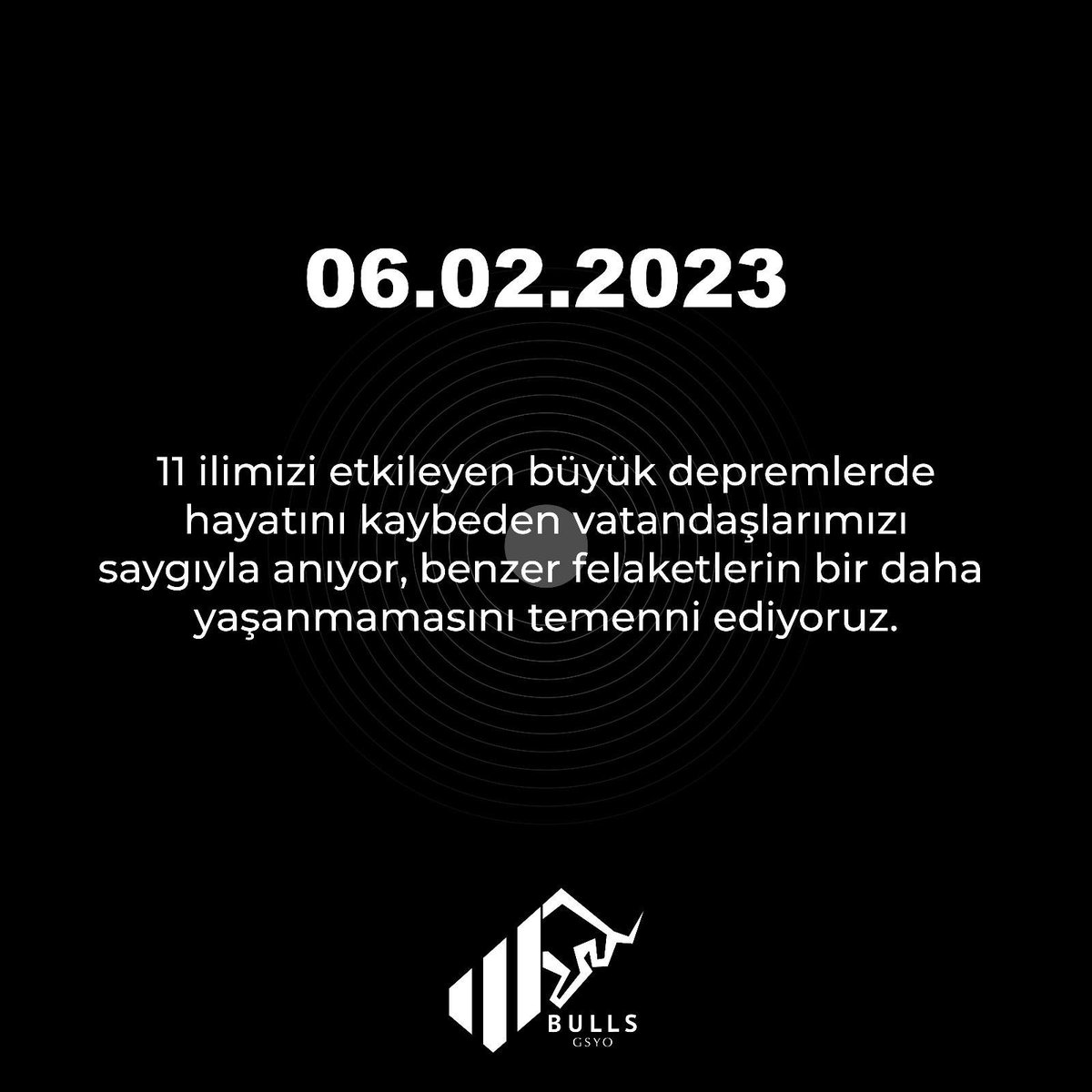 11 ilimizi etkileyen büyük depremlerde hayatını kaybeden vatandaşlarımızı saygıyla anıyor, benzer felaketlerin bir daha yaşanmamasını temenni ediyoruz.