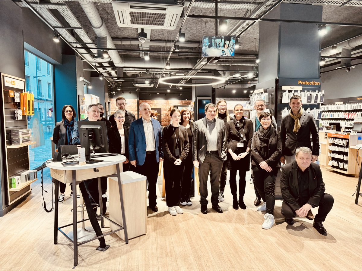 thierrymarigny's tweet image. Quel plaisir de partager à nouveau le professionnalisme et l’engagement des équipes avec @Olivier_Mast. 

Comme ici à la boutique de Nancy »