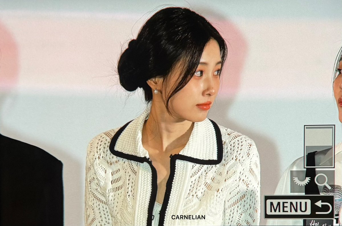 250206 선의의경쟁 시사회 pre
#강혜원 #KangHyeWon #혜원 #Hyewon #カンヘウォン
<a href="/hyemu_official/">Team Hyemdan</a>