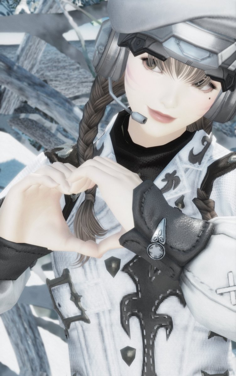 다들 이 모자 쓰고 하트 스샷 찍어줬으면 좋겠다. . .