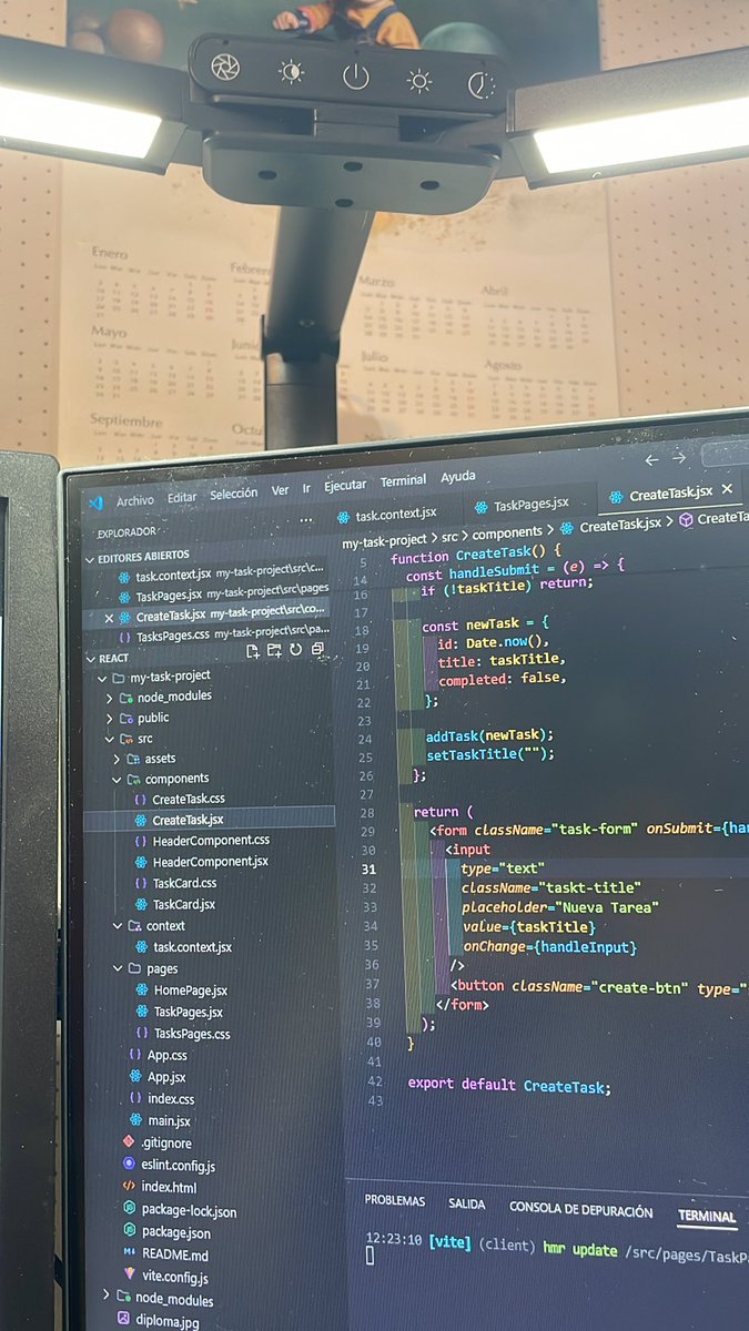 manriorei's tweet image. ¿Si se me pasan las horas volando es bueno o malo? #code #codetime #WebDevelopment