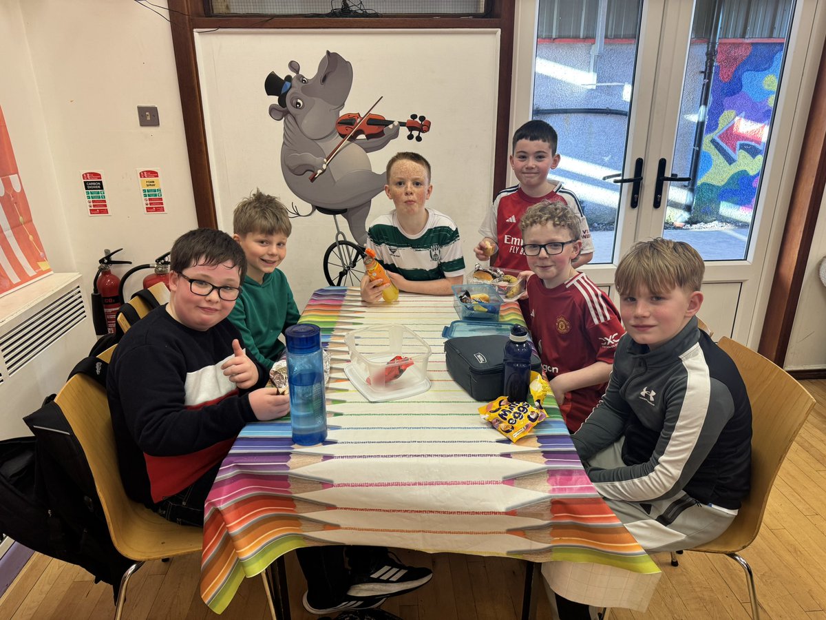 Last Friday our school remained closed as we were still without power ⚡️ We decided to go on a school tour instead to Happy Dayz! Oh what fun we had 😄⚽️👩🏻‍🤝‍👨🏼