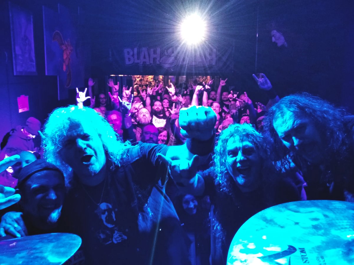 E anche questo tour è arrivato alla fine.
Ci aspetta l'ultima data di Bologna e poi ci fermeremo per diversi mesi!
Questa foto rappresenta lo spirito di Ancillotti oggi!!
Si..Ancillotti oggi sono di nuovo un treno in corsa!!

facebook.com/events/1916547…