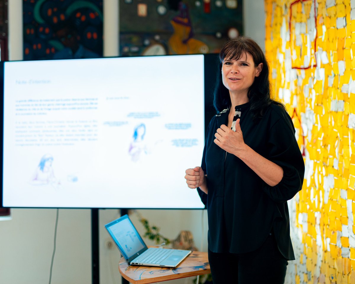 Melanie Curdy gave an exciting and productive workshop on the comic industry at @kigalimultimediahub ! 🎨✨ She shared great tips and inspired everyone. Big thanks to her and all who joined! 🚀 #FlashKlass #createwithkmh
