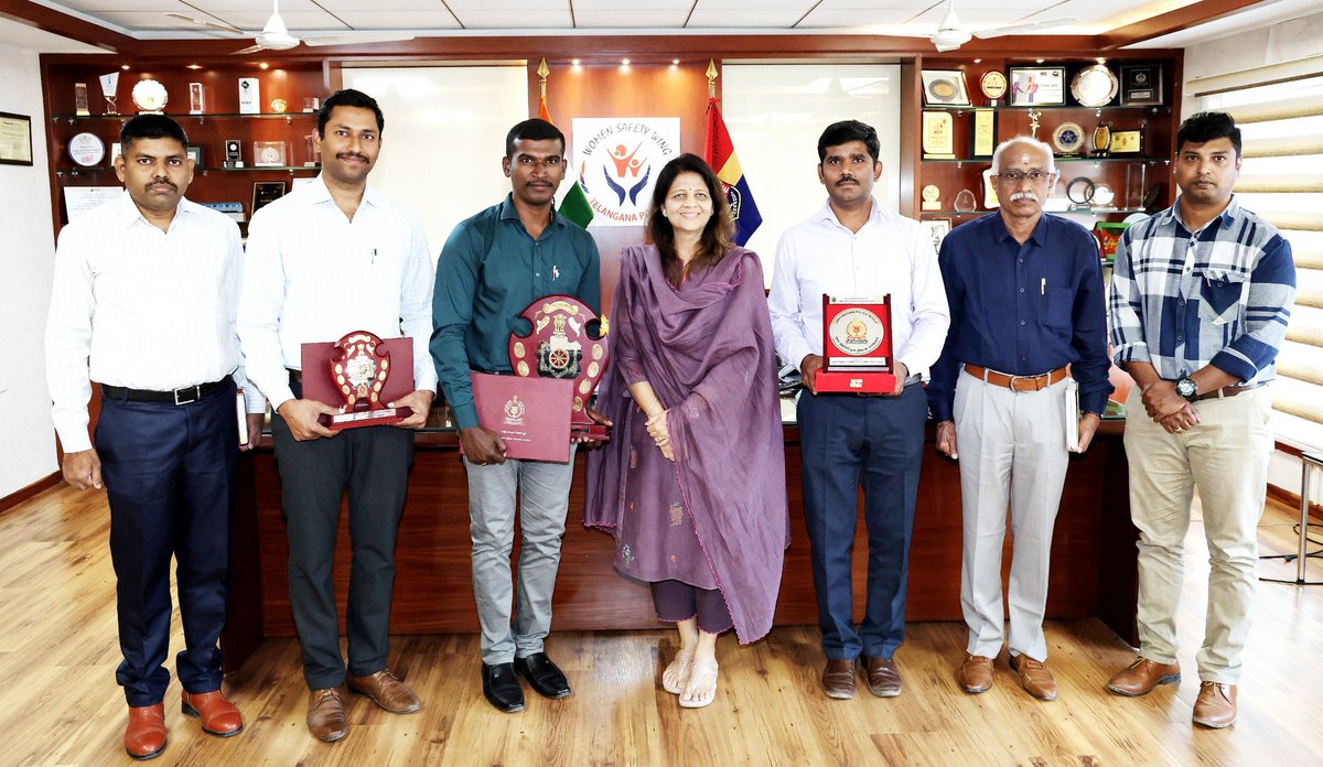 @ DG, CID congratulates the FPB Director M.D. Tatarao and Sub-Inspectors for the achievements in All India Board Examination 2023 for fingerprint expert accreditation, and also for “Best case award” in the "smart use of FP Science in investigation"