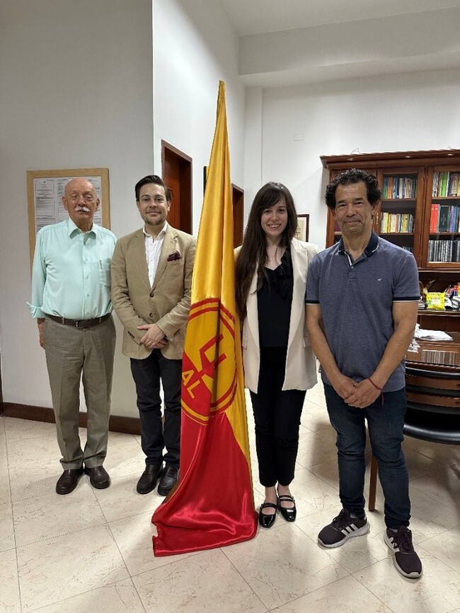 ✈️ Recientemente, <a href="/alfonsogb_/">Alfonso González Briones</a> e <a href="/irenearenal/">Irene GzP</a>, miembros de BISITE, tuvieron la oportunidad de presentar la Cátedra CyberChain en tres prestigiosas universidades colombianas 🇨🇴

¡Gracias a <a href="/UdeMedellin_/">Universidad de Medellín</a>, <a href="/Unaula/">UNAULA</a> y <a href="/UdeA/">Universidad de Antioquia</a> por la acogida y colaboración!

👉 bisite.usal.es/es/blog/univer…