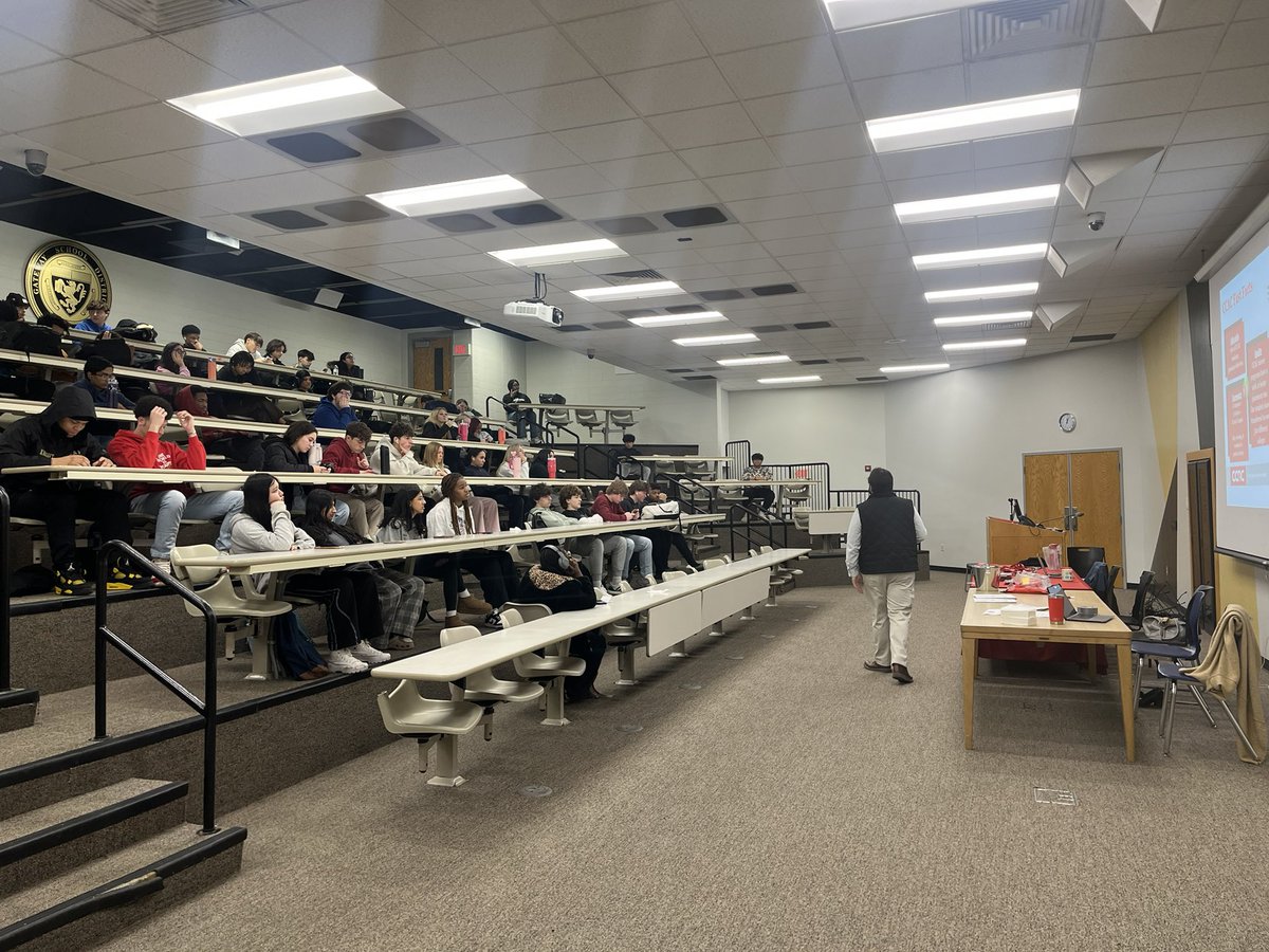 CounselorGhs's tweet photo. Day 2 of #NSCW connecting students to post secondary! Shout out to CCAC for spending the day with us. https://t.co/vVbTrm1SGx