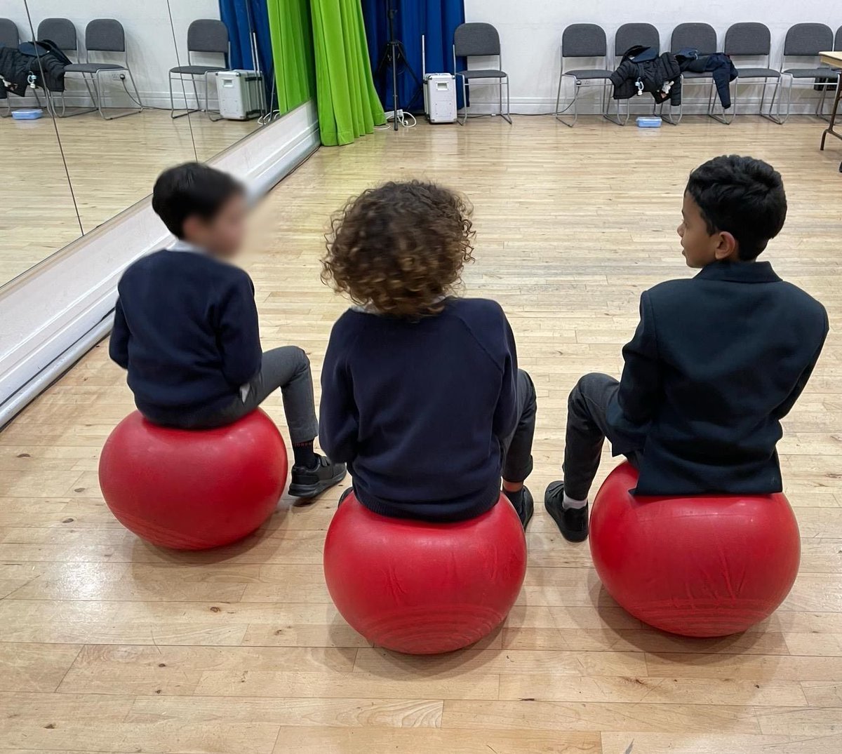 We've been busy this week at Dragon Hall. Our Boys Club are learning how to create 3D printed objects, and the After School Club have been having a great time on our bouncy hoppers! 🃏 🥎 #Camden #AfterSchoolClub #Stem #Fun