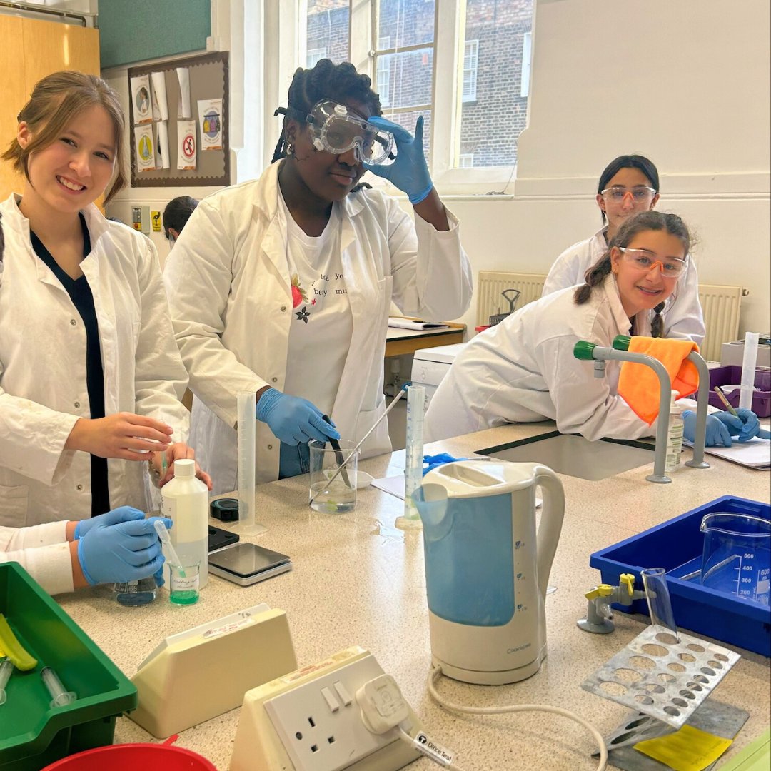 ICSLondon's tweet image. 🧪Year 8 students are putting their science skills to the test! They’re designing and conducting experiments on enzyme activity, exploring how pH &amp;amp; temperature affect catalase. Stay tuned for their discoveries! #MYPscience #Biochemistry #FutureScientists