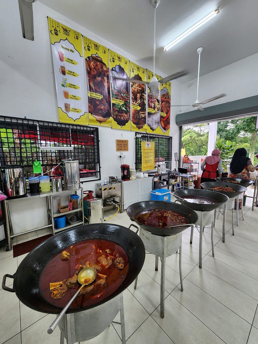 SenawangTV's tweet photo. NASI BERIANI LAMB SHANK TERMURAH DI SEREMBAN

Jom waghih try, termurah di Seremban hanya RM35 &amp; weekend selalu full kena beratur.

✅Nasi Beriani Lamb Shank
✅Ayam Rose Berempah
✅Kambing Masala
✅Bukhari Daging

📍Nasi Beriani Madinah, Jalan Pantai Sikamat
⏰10:00 AM - 4:00 PM https://t.co/40EwFXEZFd