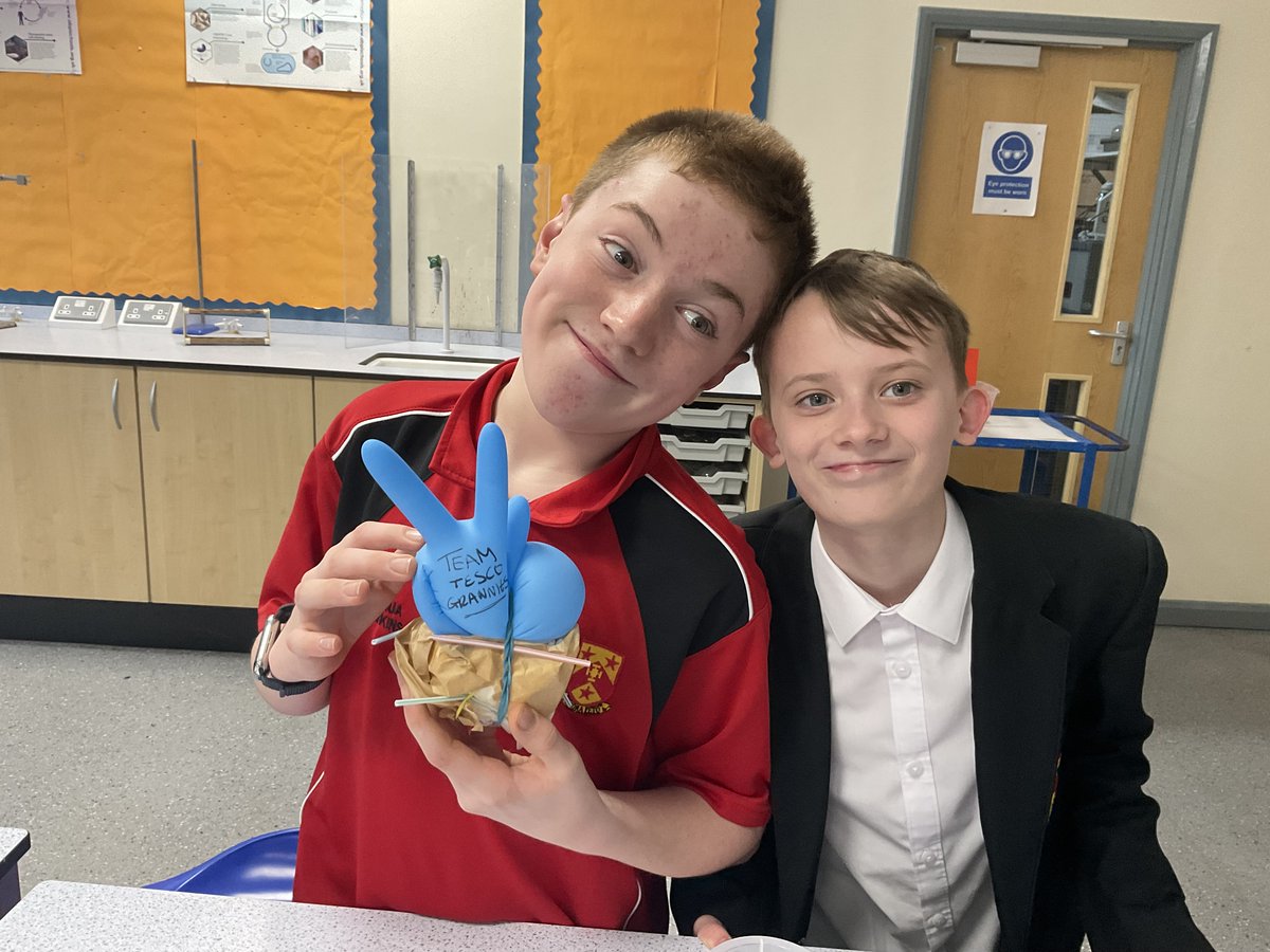 netherstowe's tweet image. Science Club was an eggs-traordinary success! 
Students designed protective structures to keep their eggs safe from a high drop.All teams, including Team Tesco Grannies and Team Burgers gave it their best shot, but gravity wasn’t egg-sactly on their side. #welovescience @the_atlp