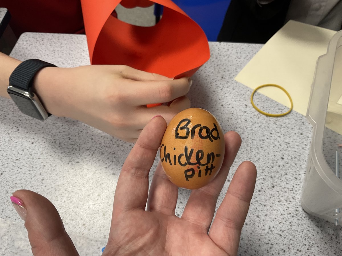 netherstowe's tweet image. Science Club was an eggs-traordinary success! 
Students designed protective structures to keep their eggs safe from a high drop.All teams, including Team Tesco Grannies and Team Burgers gave it their best shot, but gravity wasn’t egg-sactly on their side. #welovescience @the_atlp