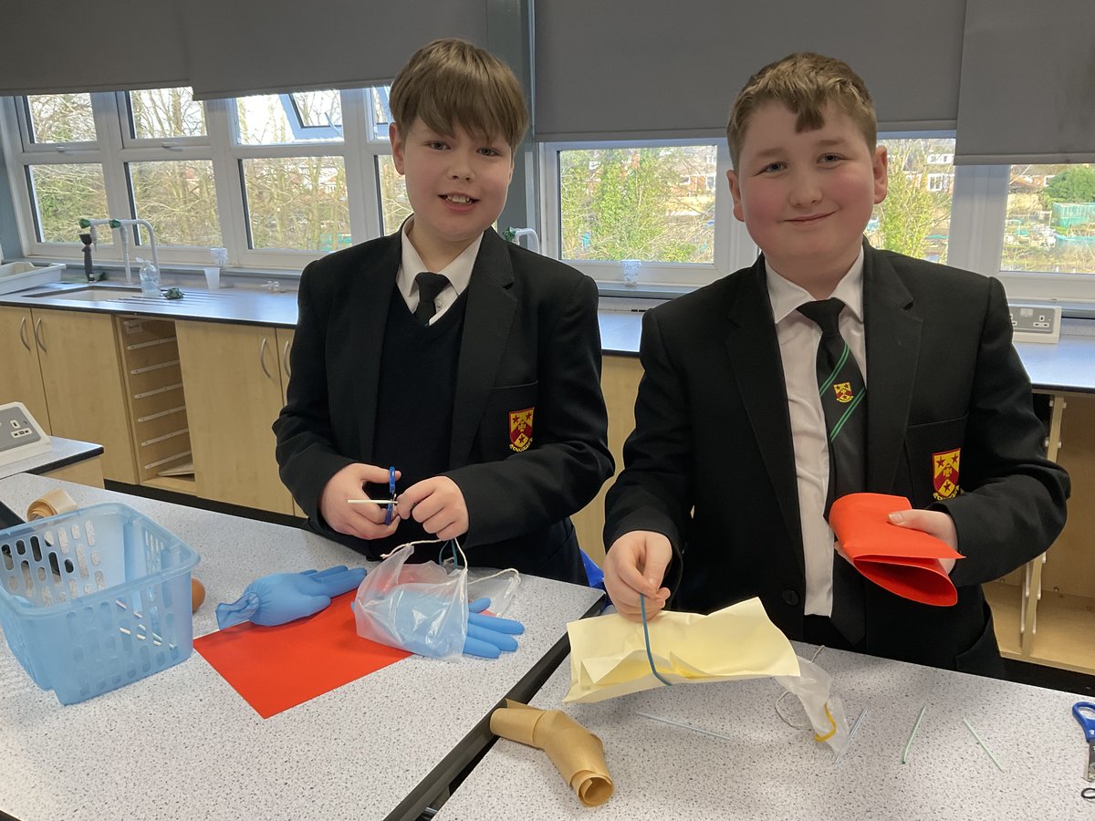netherstowe's tweet image. Science Club was an eggs-traordinary success! 
Students designed protective structures to keep their eggs safe from a high drop.All teams, including Team Tesco Grannies and Team Burgers gave it their best shot, but gravity wasn’t egg-sactly on their side. #welovescience @the_atlp