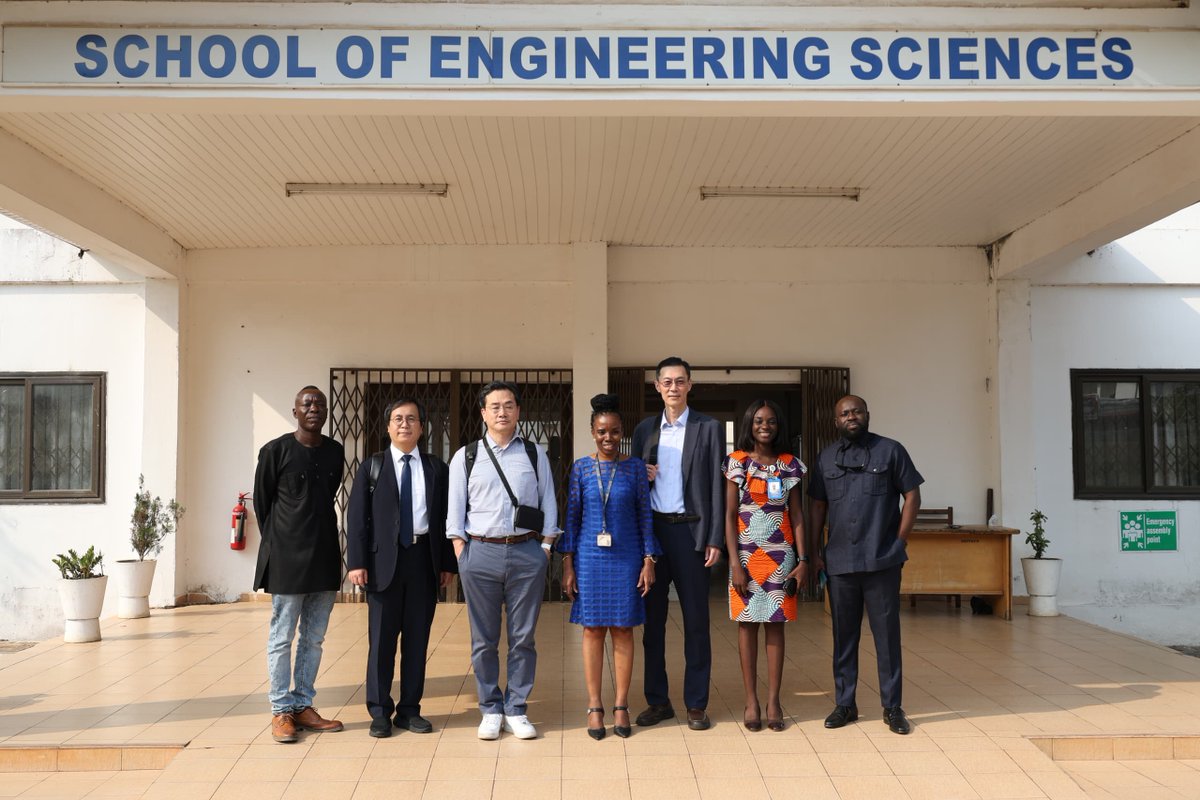 KOFIHGhana's tweet photo. From engaging with the @mohgovgh to touring UG's BME Dept &amp; connecting academia with industry at a Stakeholders’ Seminar, our 2022 #LJW post-management team from 🇰🇷 visit provided valuable insights into medical technology development &amp; tackling local healthcare challenges. #KOFIH https://t.co/0dhyGkQ40W