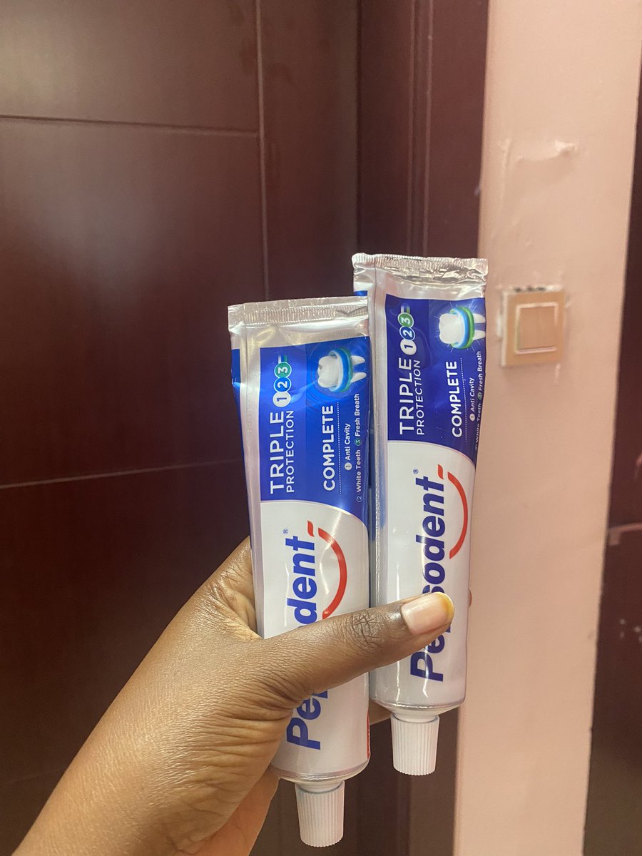 Senaami1's tweet photo. @pepsodentng @pepsodentng , we have fake products out there, look into it.
Got your products and one is fake, the other is original. https://t.co/eixHaMmahu