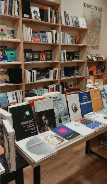 Daniel Jándula y Noa Alarcón de Librería <a href="/asterisco_grx/">El Asterisco Librería</a>   en #granada. Trabajamos más con personas que con los propios libros lasaiblog.wordpress.com/2025/02/06/dan… #libreria #proyectosconalma