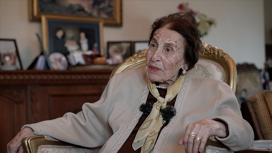 #zeynepkorkmaz
Türk Dilinin asırlık çınarı Prof. Dr. Zeynep Korkmaz hocanın vefatını büyük bir üzüntüyle öğrendim. Yüce Tanrı rahmet eylesin mekanı uçmak olsun.
