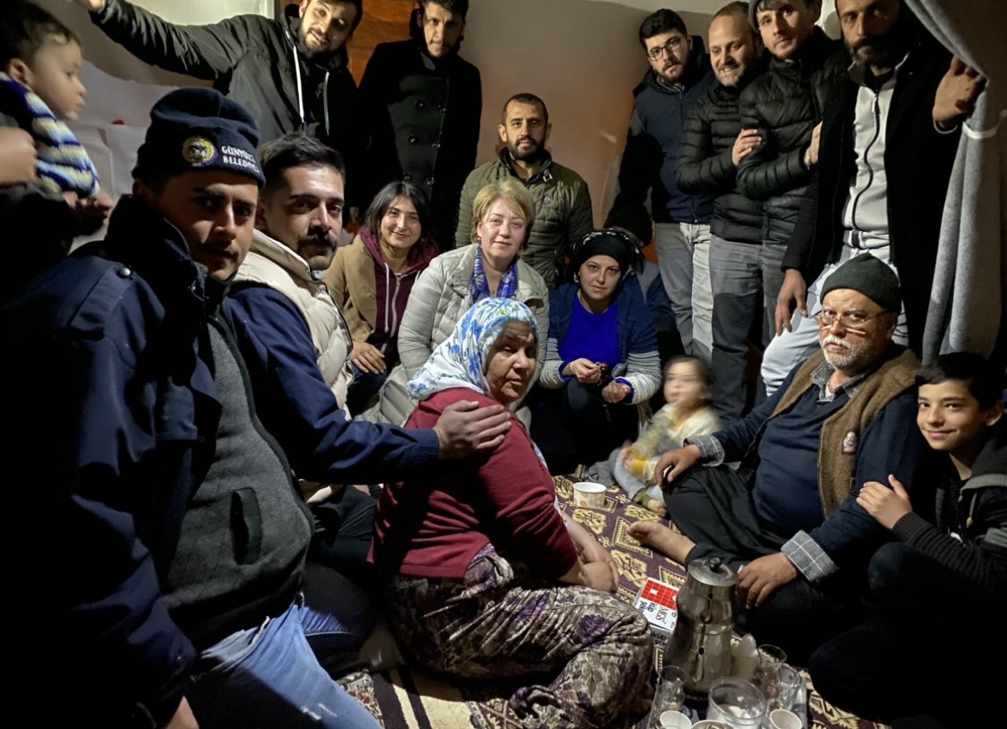 Unutmadık,
Unutmayacağız…

#AsrınFelaketi,6 Şubat depremlerinin ikinci senesinde yitirdiğimiz canlarımıza bir kere daha Allah’tan rahmet,milletimize ve deprem şehitlerimizin yakınlarına baş sağlığı ve sabır diliyorum.

Rabb’im yaraları sarmak için #AsrınBirlikteliği ‘ni gösteren