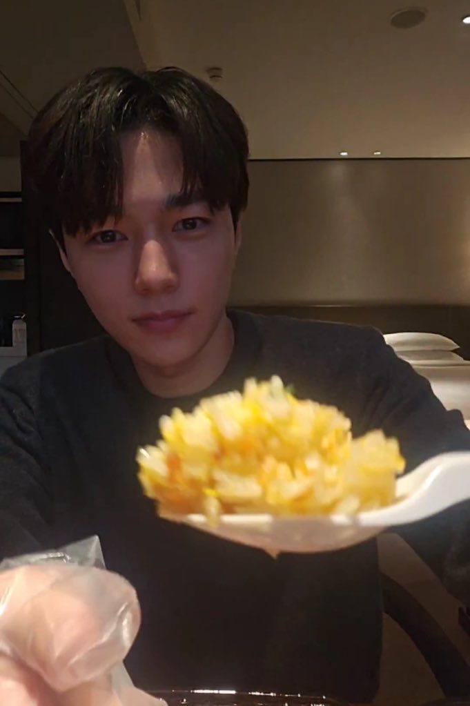 ffooookchi's tweet photo. 이짜파게티남편누귀야 .. 😻 https://t.co/9Bw6hi2yV0