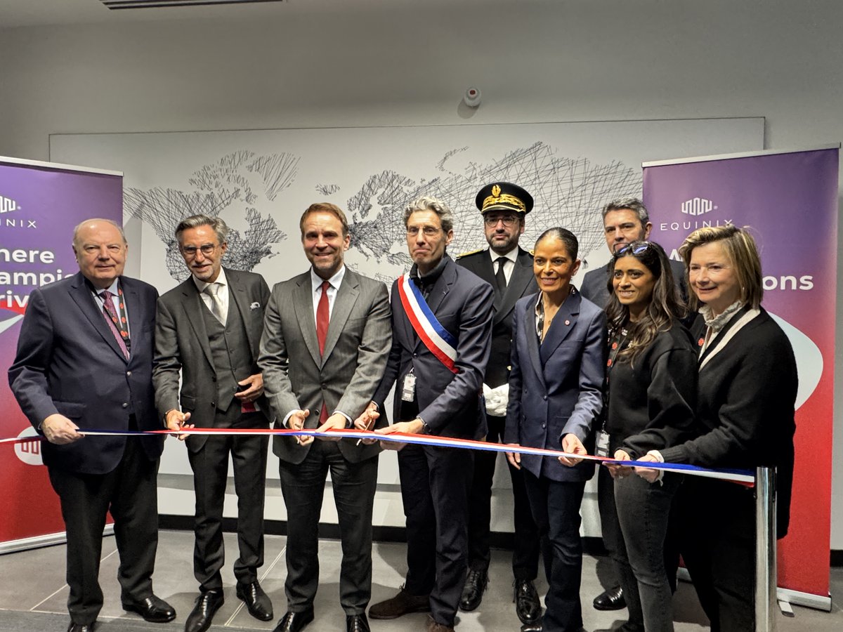 Préfet des Hauts-de-Seine 🇫🇷🇪🇺 (@prefet92) on Twitter photo 💻 Intelligence artificielle : innovation et souveraineté numérique🚀
🚩Le préfet Alexandre Brugère a accueilli <a href="/FerracciMarc/">Marc Ferracci</a>, ministre chargé de l'Industrie et de l'Énergie à <a href="/VilledeMeudon/">Ville de Meudon</a>, pour inaugurer le 13ᵉ data center français d’Equinix, acteur clé du numérique. 💻 Intelligence artificielle : innovation et souveraineté numérique🚀
🚩Le préfet Alexandre Brugère a accueilli <a href="/FerracciMarc/">Marc Ferracci</a>, ministre chargé de l'Industrie et de l'Énergie à <a href="/VilledeMeudon/">Ville de Meudon</a>, pour inaugurer le 13ᵉ data center français d’Equinix, acteur clé du numérique.
