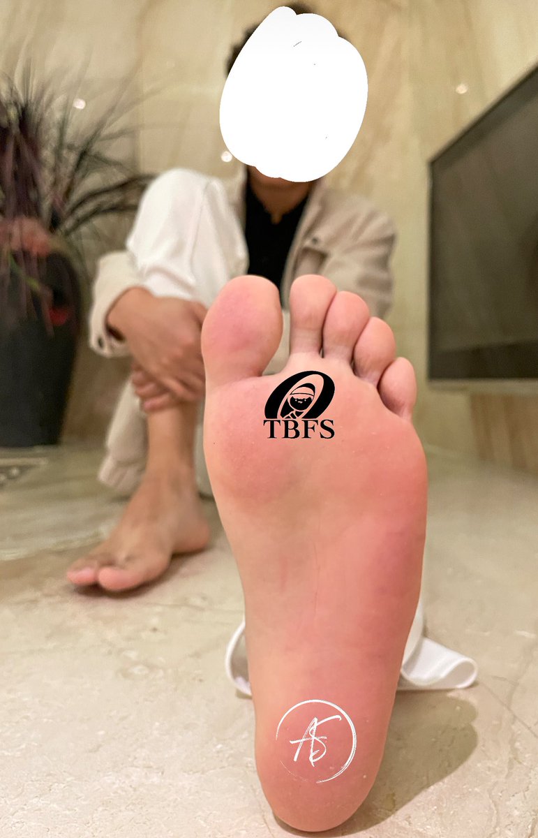 feettickling807's tweet photo. New video is now on sale

過完年假的大家還好嗎？

這次帶來斯文帥氣型的帥哥

還讓他錄了一分鐘小影片給大家看
喜歡他的笑聲就不要錯過囉 https://t.co/dlUu2uwRYE