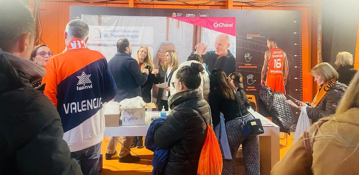 Ayer la <a href="/svneumologia/">SVN</a> estuvo presente en la EuroCup de baloncesto <a href="/valenciabasket/">Valencia Basket Club</a> 🏀🫁 
Previo al inicio del partido se llevaron actividades para concienciar sobre la importancia del cuidado de la salud respiratoria, realizando espirometrías e informando sobre la EPOC #Valencia