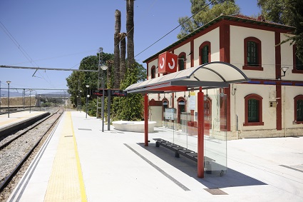 GobiernoMalaga's tweet photo. 🚅El @transportesgob licita por 7,35 M€ la mejora de la infraestructura ferroviaria de las estaciones de #Pizarra y #Aljaima de la línea C2 de #Málaga.

👉Se sustituirán desvíos y se renovarán vías en ambas estaciones para aumentar fiabilidad y mejorar los tiempos de paso trenes https://t.co/ied5CWUGqm