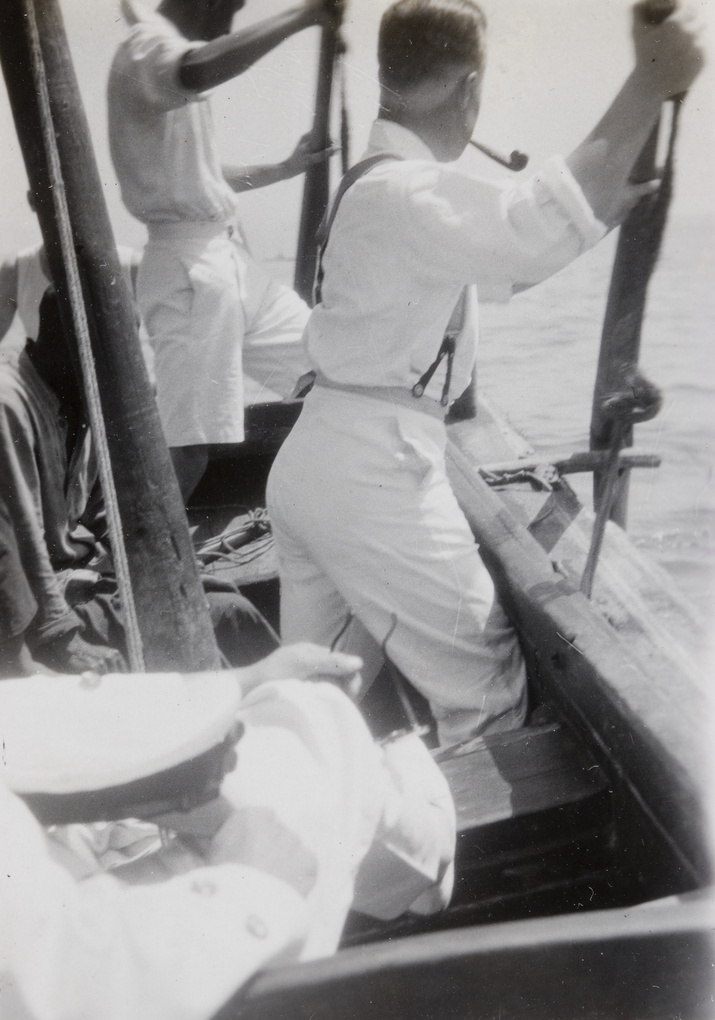 February theme: Maritime ⚓️🛳️
Island Pastimes: Two Royal Navy men rowing, Weihai (威海), 1932
FH01-066
Hagger, F. Collection
hpcbristol.net/visual/FH01-066
