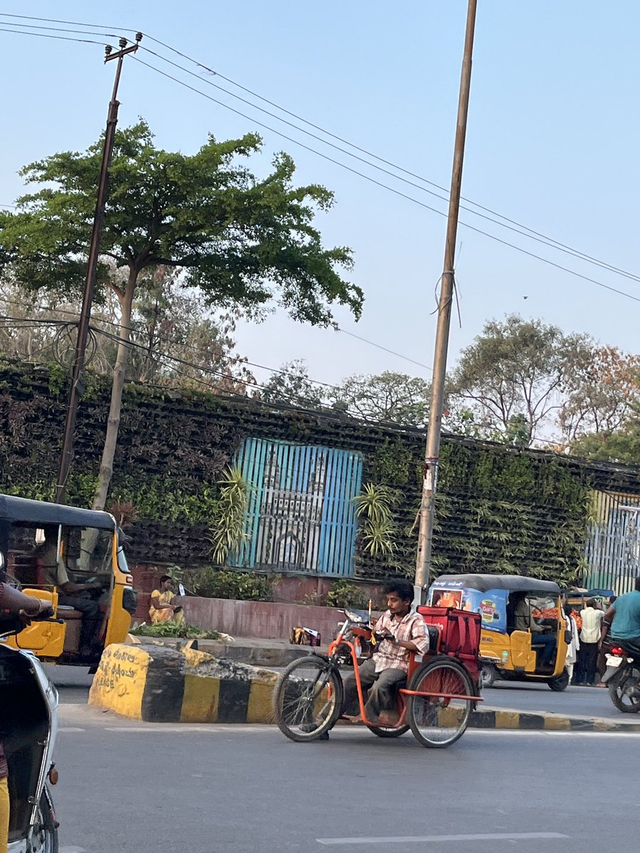 benchintada's tweet photo. Spotted this @zomato delivery man near fever hospital, Nallakunta, Hyderabad. Let the world know his Story.

#Zomato @zomatocare #fooddelivery #zomatodelivery https://t.co/957uO6OnOY