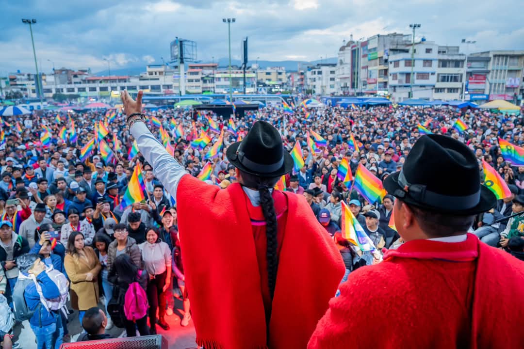 ApawkiCastro's tweet photo. Gracias a la provincia de Cotopaxi, volveremos y seremos millones, multitudinaria participación en el cierre de campaña, el triunfo es nuestro, este 9 de febrero vota por @LeonidasIzaEc
#VotaTodo18
#LeonidasPresidente
#AlexAsambleísta https://t.co/j76T66gD4f