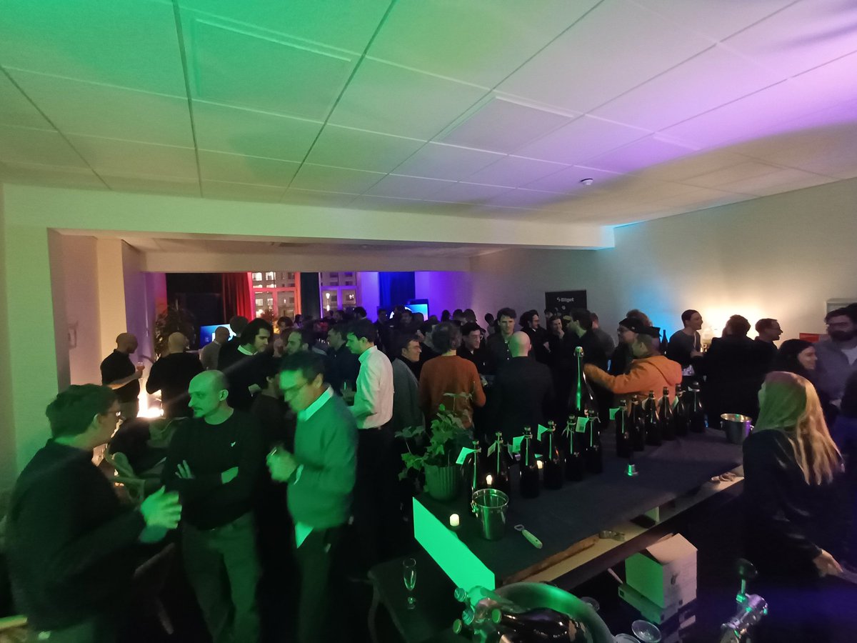 BitgetBEfans's tweet photo. The #Block25 event on feb 5th in #Brussels was a total succes!

After a band played us into the evening we had an introduction from the sponsors including
@Cryptosquare_be
And yours truly #Bitget

@Protected1337 
@daobrussels 
@bitget
@bitgetglobal 
@BitgetBuilders https://t.co/JKjMzn1WNm
