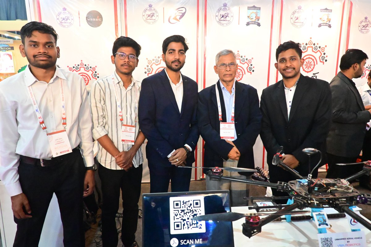 VSSUT_official's tweet photo. Proud moment for #VSSUT Burla! Our students showcased innovative projects at #UtkarshaOdisha 2025, catching attention of global investors &amp; dignitaries, including Hon'ble Minister Suryavanshi Suraj Sir! @EduMinOfIndia @dpradhanbjp  @SDTEOdisha  @AICTE_INDIA @ugc_india https://t.co/BOIu6kbrCf