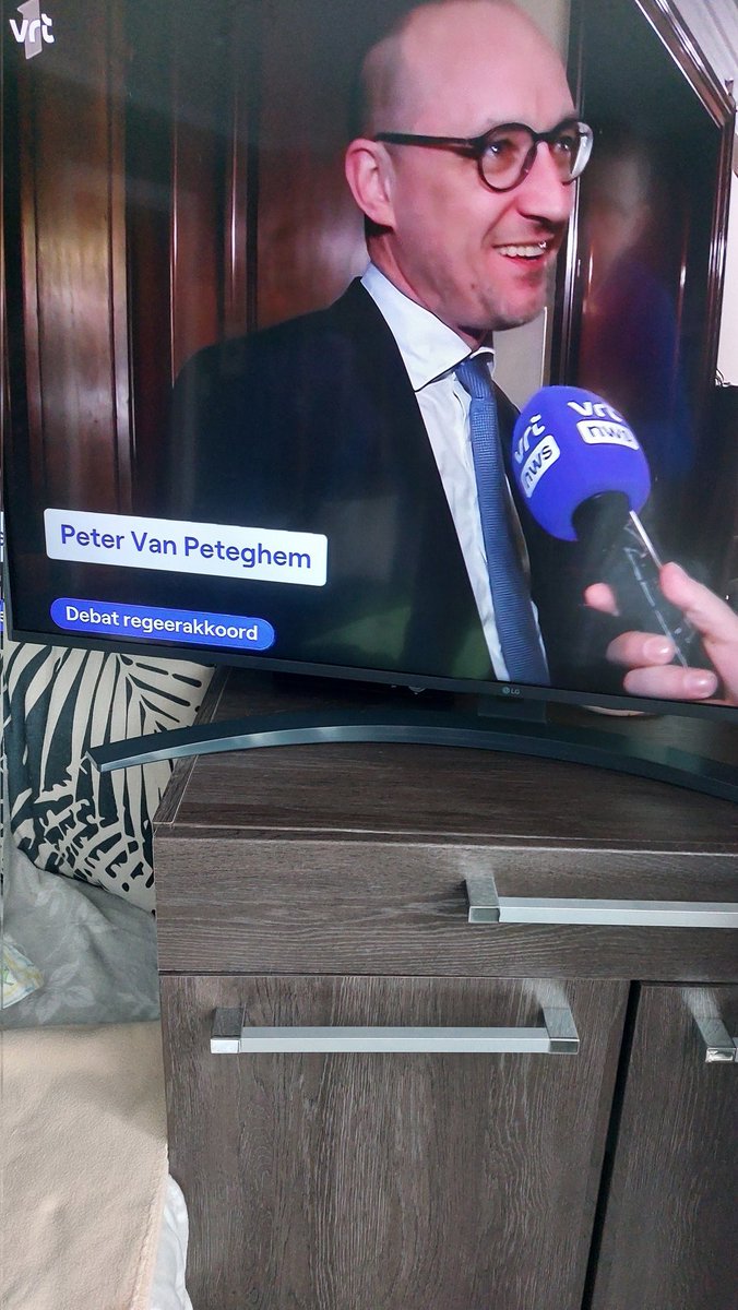 Alain Mouton (@alainmoutonvl) on Twitter photo Lap. De 🇧🇪 minister van Begroting is een voormalig winnaar van de Ronde van Vlaanderen en Paris-Roubaix. Welk land kan dat zeggen? <a href="/vincent_v_p/">Vincent Van Peteghem</a> Lap. De 🇧🇪 minister van Begroting is een voormalig winnaar van de Ronde van Vlaanderen en Paris-Roubaix. Welk land kan dat zeggen? <a href="/vincent_v_p/">Vincent Van Peteghem</a>
