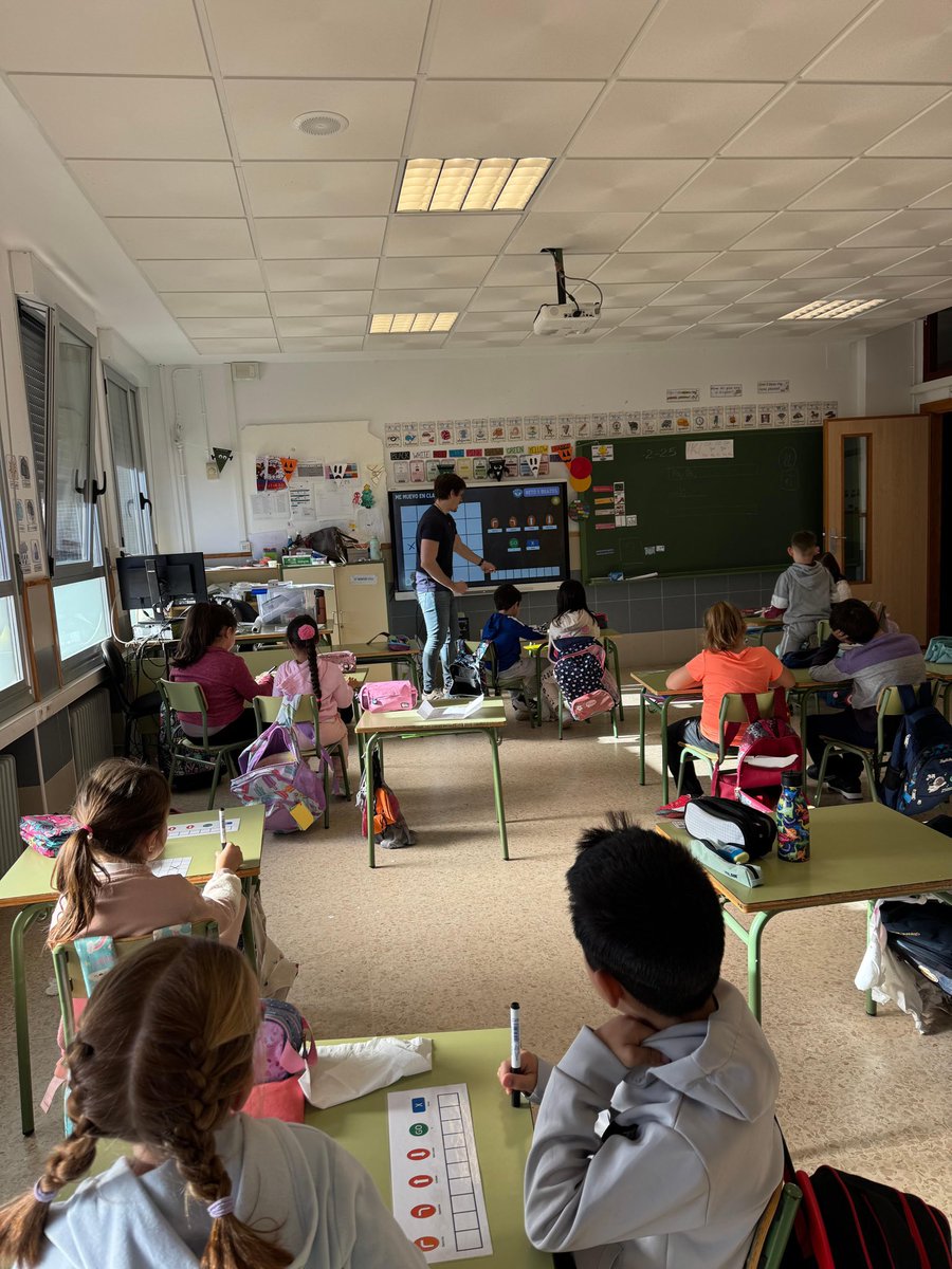 Escuela de Ólvega tweet media