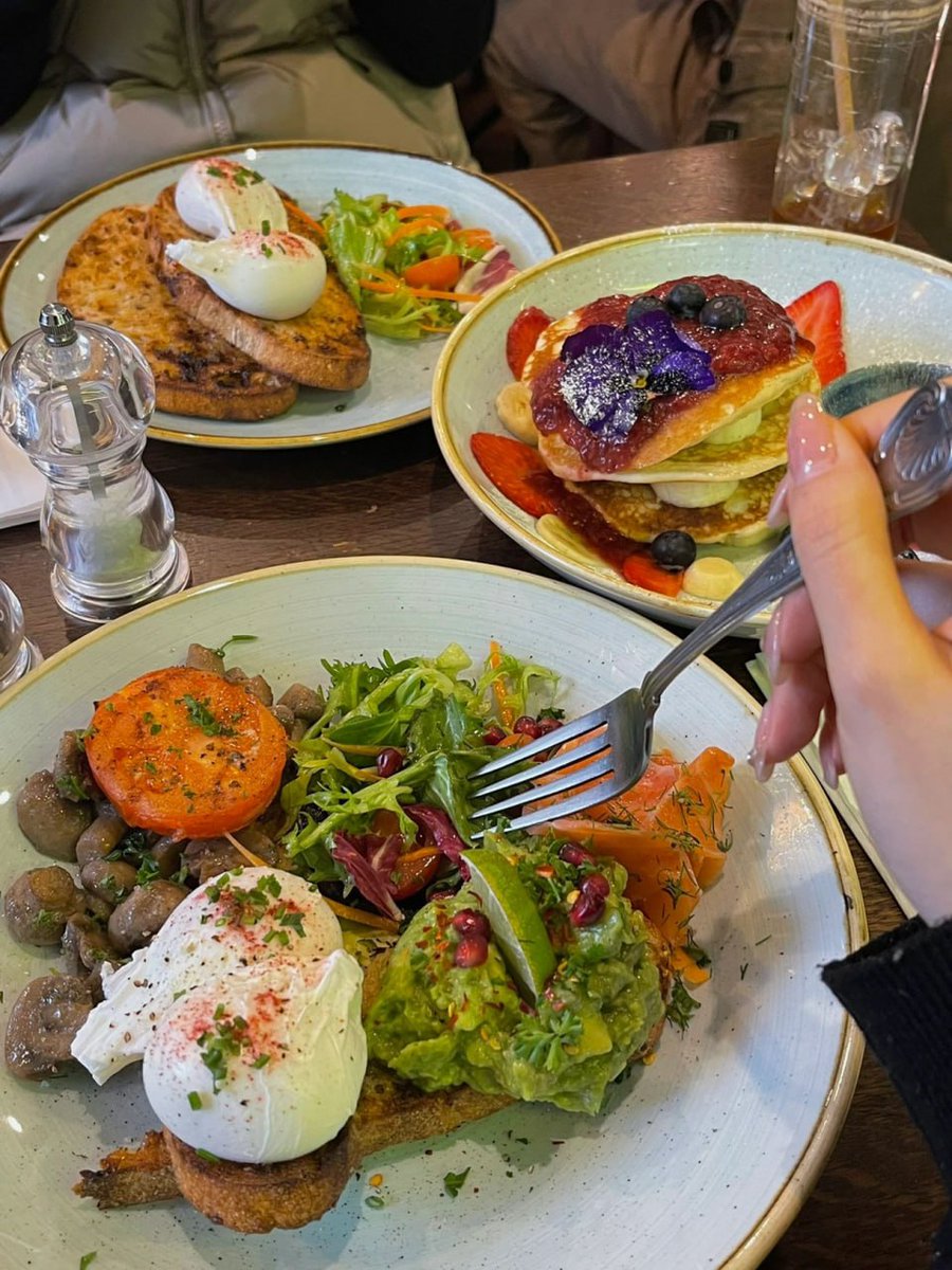 njsph's tweet image. Lunch hour is the best hour of the day 😋