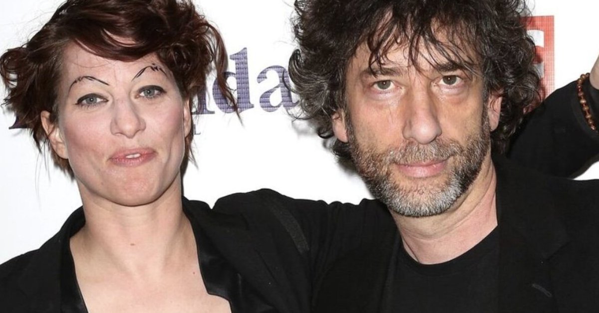 F_Desouche's tweet photo. Netflix met un terme à la série à succès "Sandman": son auteur woke, Neil Gaiman, ainsi que son ex-femme la chanteuse Amanda Palmer, sont poursuivis pour viols et trafic d’êtres humains 
 https://t.co/2MgRjhtQ04 https://t.co/kPc2hqXA4M