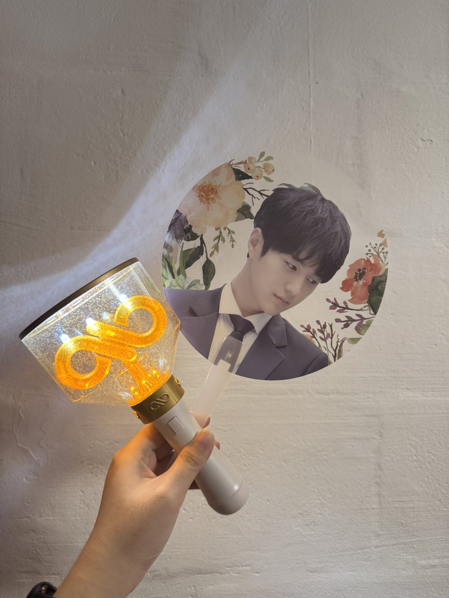INSPIRITJLEE's tweet photo. D-1 to Infinite Limited Edition Singapore!! 

Can’t believe it’s been 10 years, feeling surreal!! Getting a lil pumped 🥰
#INFINITEinSINGAPORE https://t.co/LO5yy9q7Cs