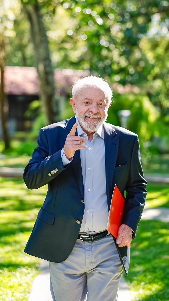 Lula tweet media