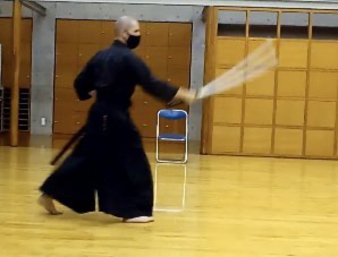 bunburyoudoujp's tweet image. 文武両道 (Bunburyōdō): What is this about?
Hi. I’m posting this here as an introduction to my account.
My account name 文武両道 (Bunburyōdo) is a Japanese idiom meaning to be skilled with both the pen and the sword.
文 (Bun: Literature/culture)
武 (Bu: Martial)
両 (Ryō: Both)…