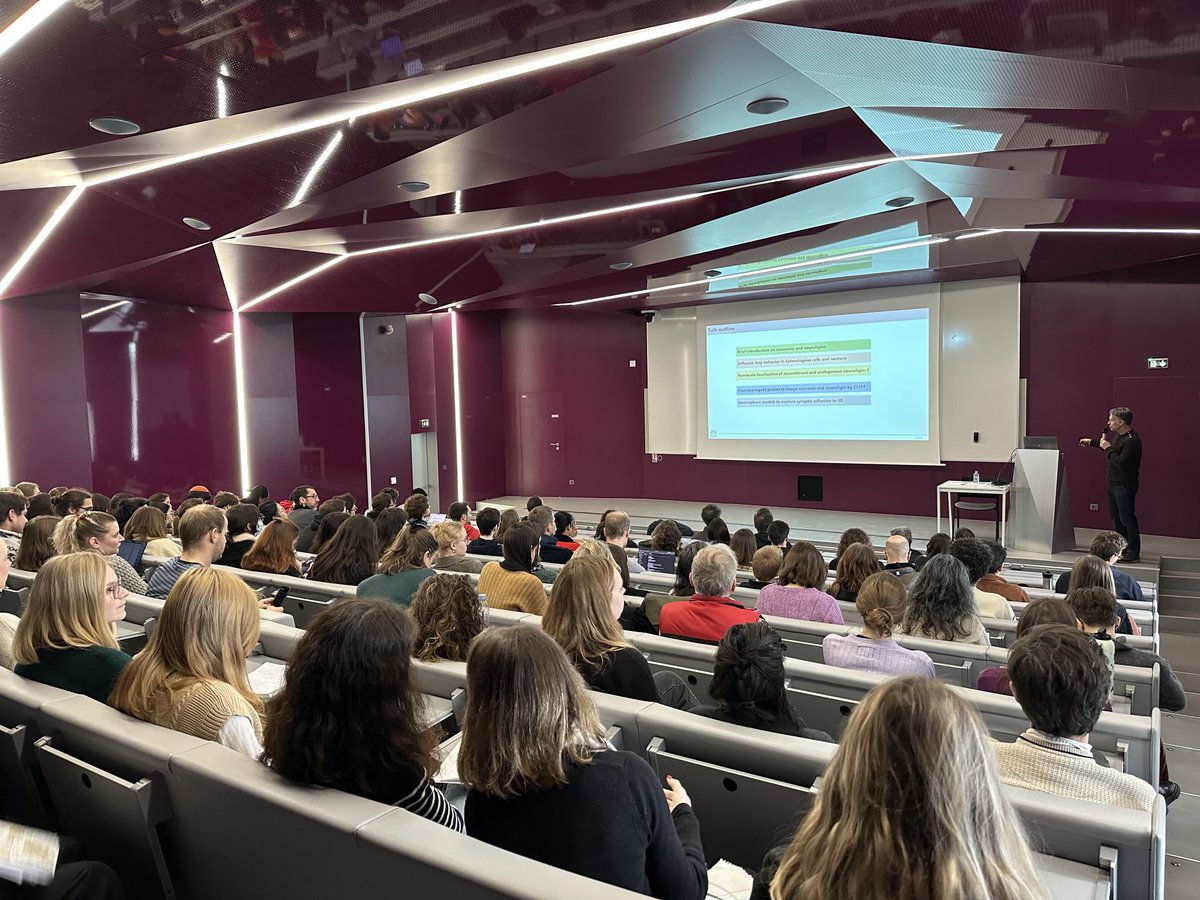 iins_bordeaux's tweet photo. #IINSmeeting🟢👥Today, #IINScommunity💚 is celebrating the #chandeleur together by sharing crepes🥞 while attending scientific talks by Léa Sarzynski, Anaël Erhardt and Olivier Thoumine!
🙏Thanks to Armand Blondiaux for his presentation of the @Neuro_Bordeaux Graduate Program https://t.co/5JE0BjQDgg