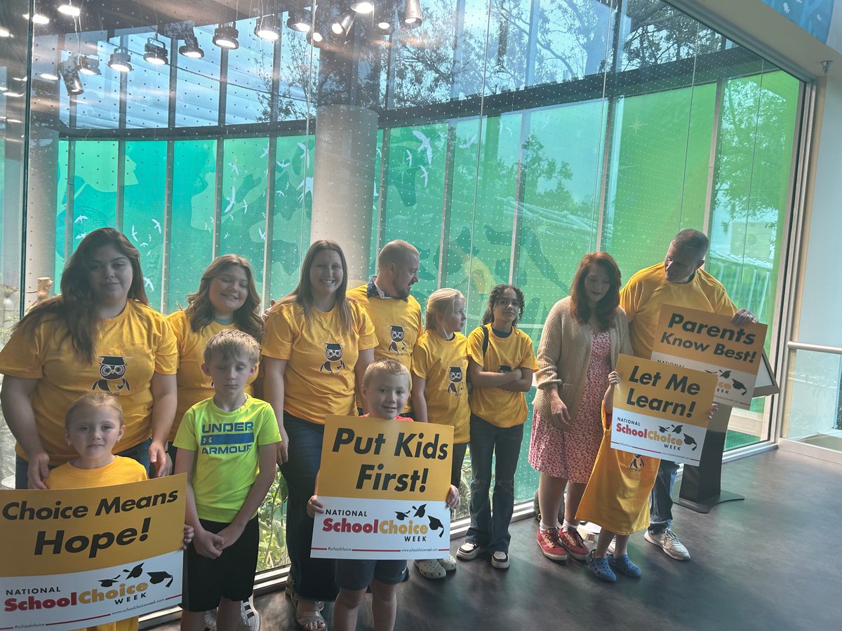 AFPF_FL's tweet photo. This past Saturday we had a fantastic time learning at the #Orlando Science Center! Celebrating #NationalSchoolChoiceWeek with a hands-on adventure and endless discovery! #AFPFoundation #Flapol https://t.co/ocRq3aMu1O
