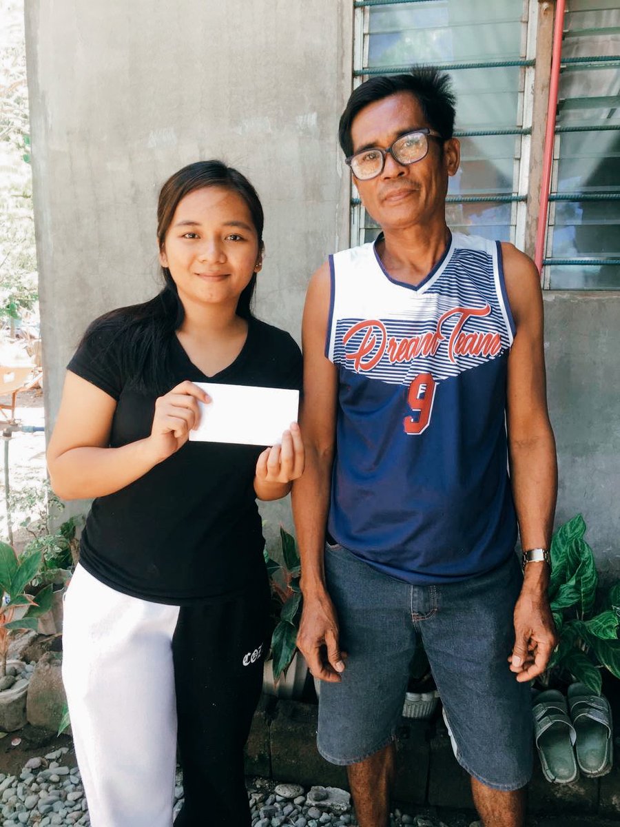 Meet Princess, our newest FOF Scholarship graduate! She just earned her BS in Secondary Education from Tarlac State University, and her parents—both hardworking farmers—couldn’t be prouder.  🤍